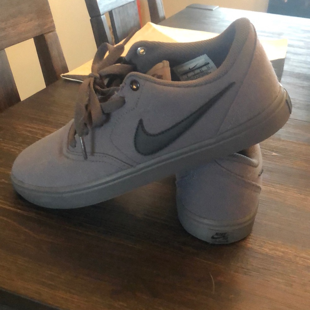 Nike SB - Picture 1 of 1
